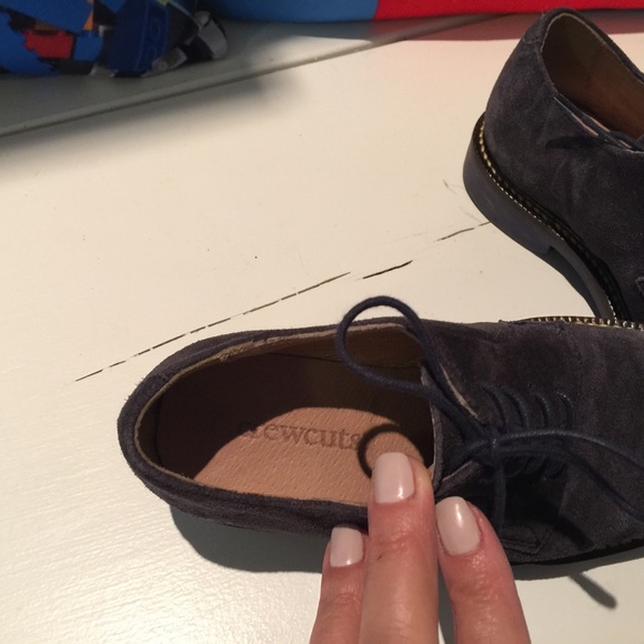 Crewcuts Blue Suede oxfords with blue soles - Picture 4 of 9